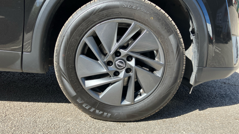 Nissan Qashqai 1.3 DiG-T MH 158 Acenta Premium 5dr Xtronic Petrol Hatchback